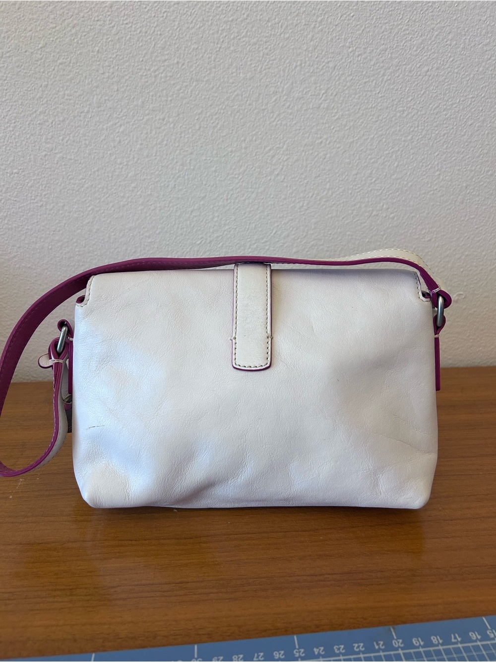 Dooney & Bourke White and Pink Y2K Leather Shoulder - Picture 3 of 7